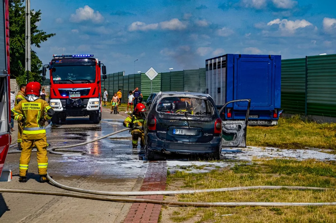 Rekordowa liczba pożarów aut w Jarocinie i okolicy - Zdjęcie główne