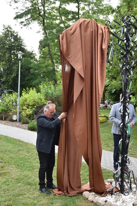 Odsłonięcie szyldu parku im. Adama Mickiewicza w Borku Wlkp.