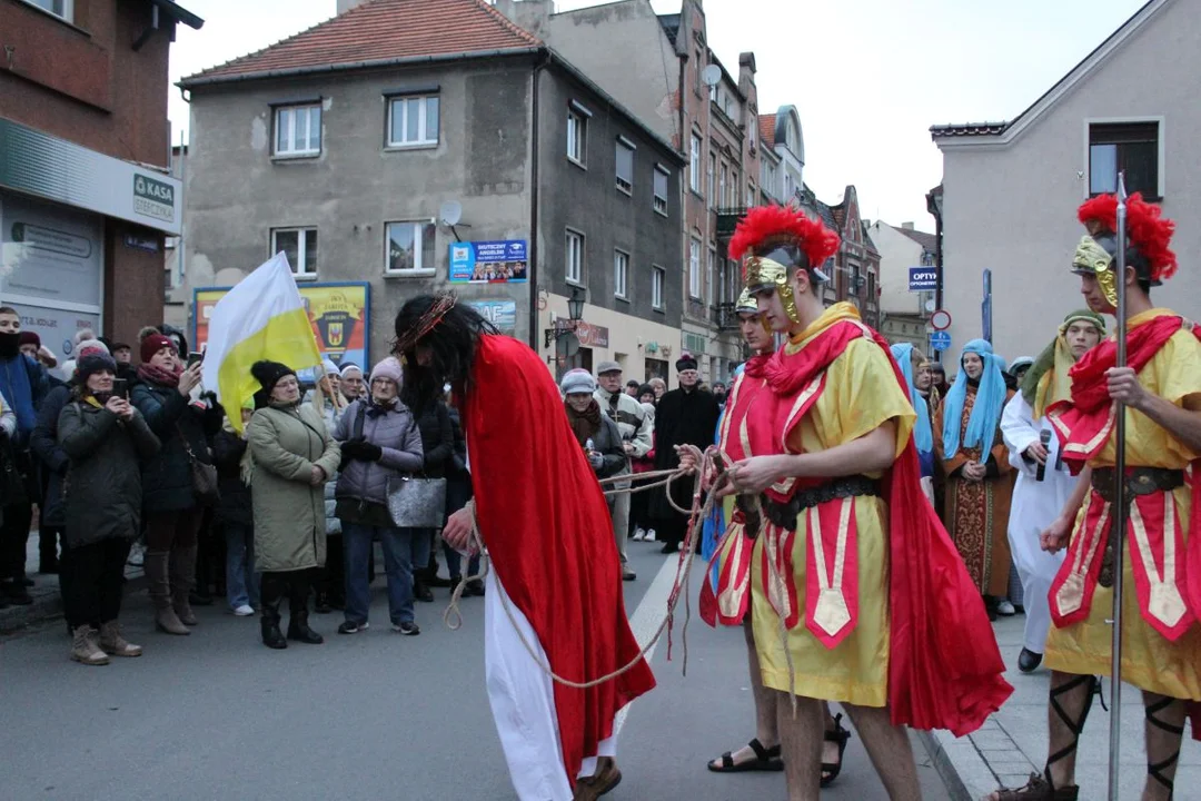 Misterium u franciszkanów i na ulicach Jarocina. Tym razem bez lawety