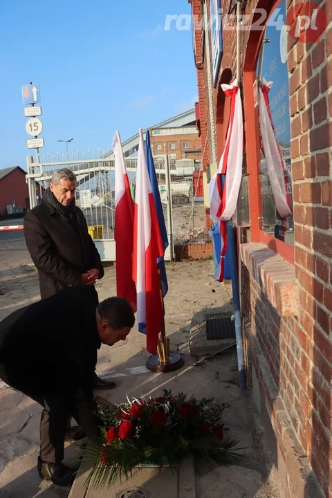 Miejska Górka. Odsłonięcie tablicy z okazji 100-lecia działalności Związku Plantatorów Buraka Cukrowego