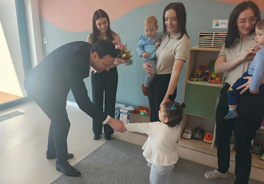 Zduny doceniają opiekunów najmłodszych. Wizyta w „Kafelkowej Krainie” [ZDJĘCIA]