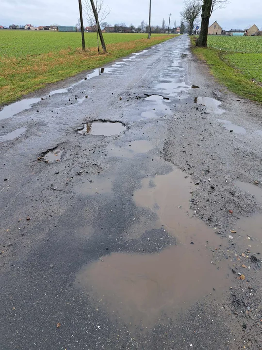 Zniszczona droga w Koźmińcu