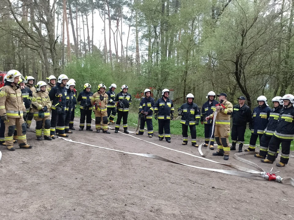 Leśne ćwiczenia strażaków - ochotników z całego powiatu krotoszyńskiego [ZDJĘCIA] - Zdjęcie główne