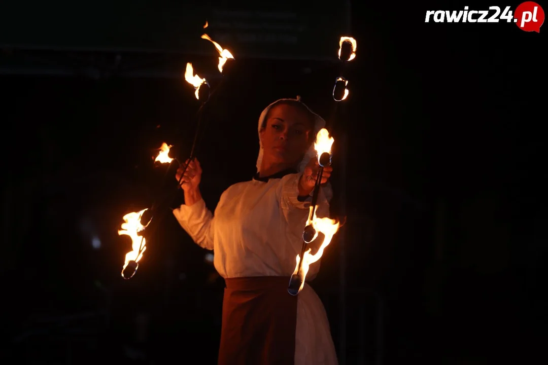 Koncert Gosi Andrzejewicz i spektakl w Sarnowie