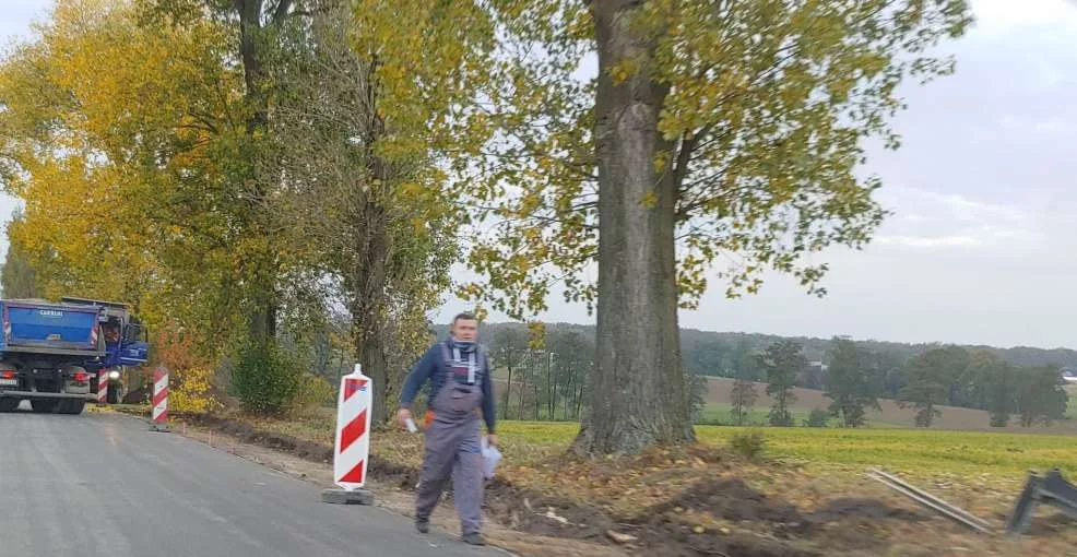 Budowa ścieżki rowerowej nad zalew w Roszkowie