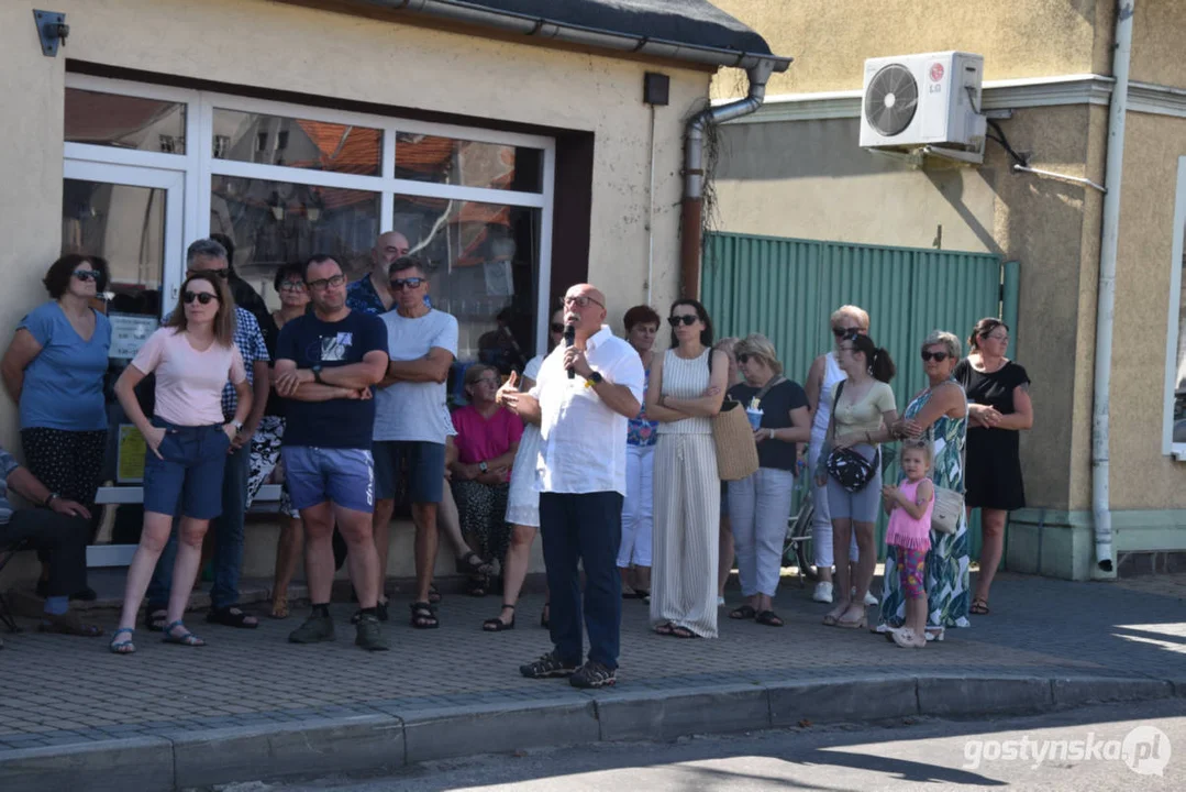 Spacer z Janem Niedzielą po rynku w Piaskach