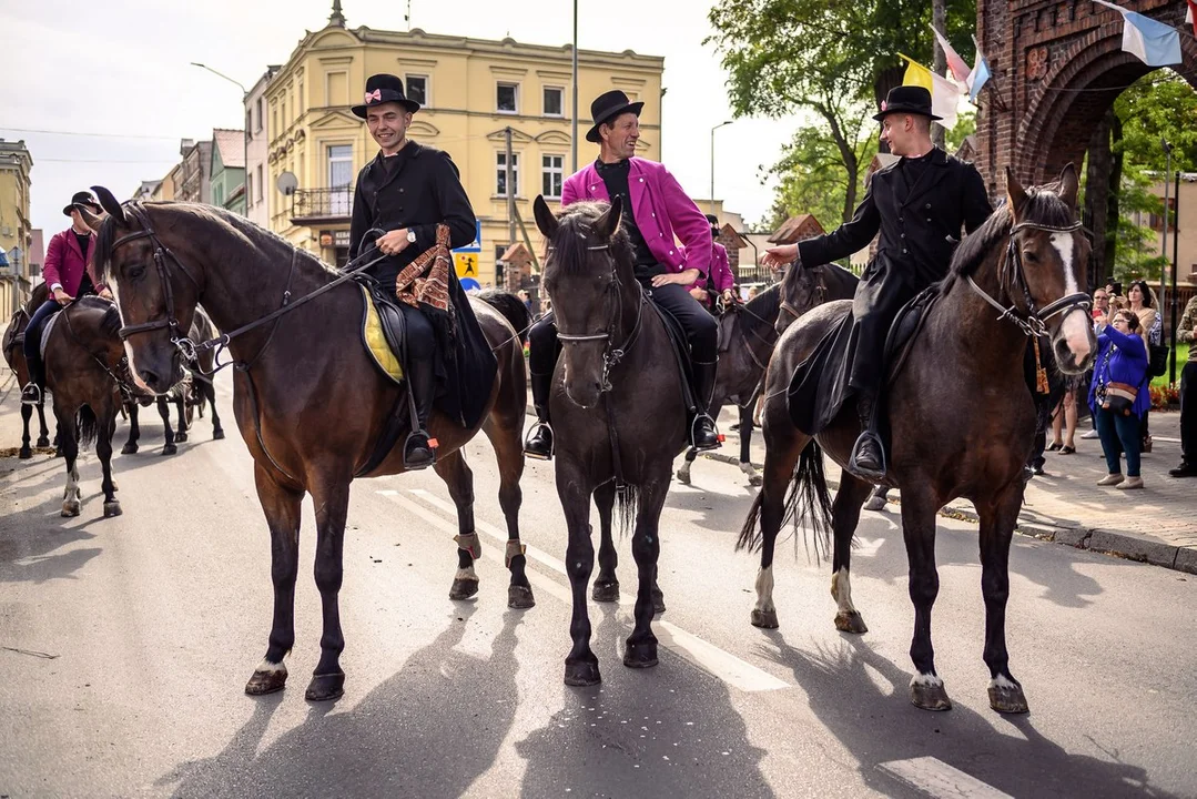 Wesele biskupiańskie Michała i Marty Chudych w Sikorzynie