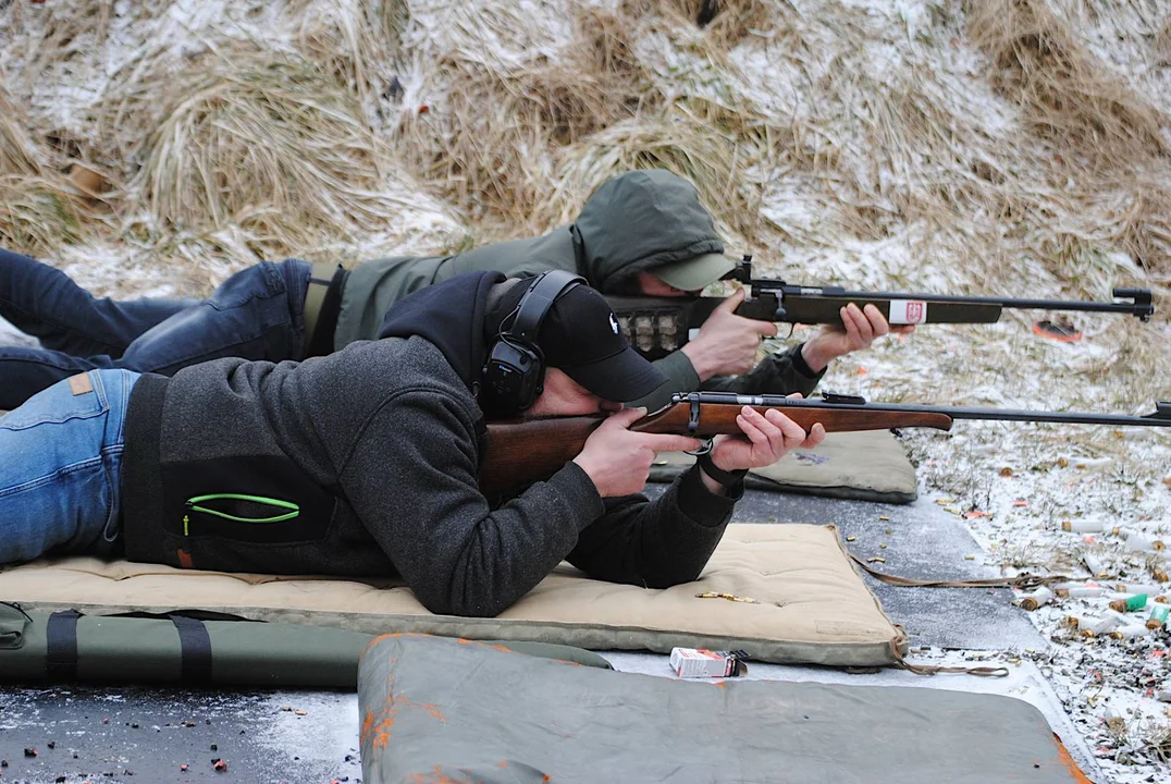 Mroźny Puchar Prezesa ZR. Strzeleckie zawody na Karczemce - Zdjęcie główne