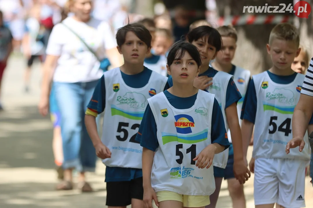 Sztafety szkolne w ramach 24h Rawickiego Festiwalu Sportu