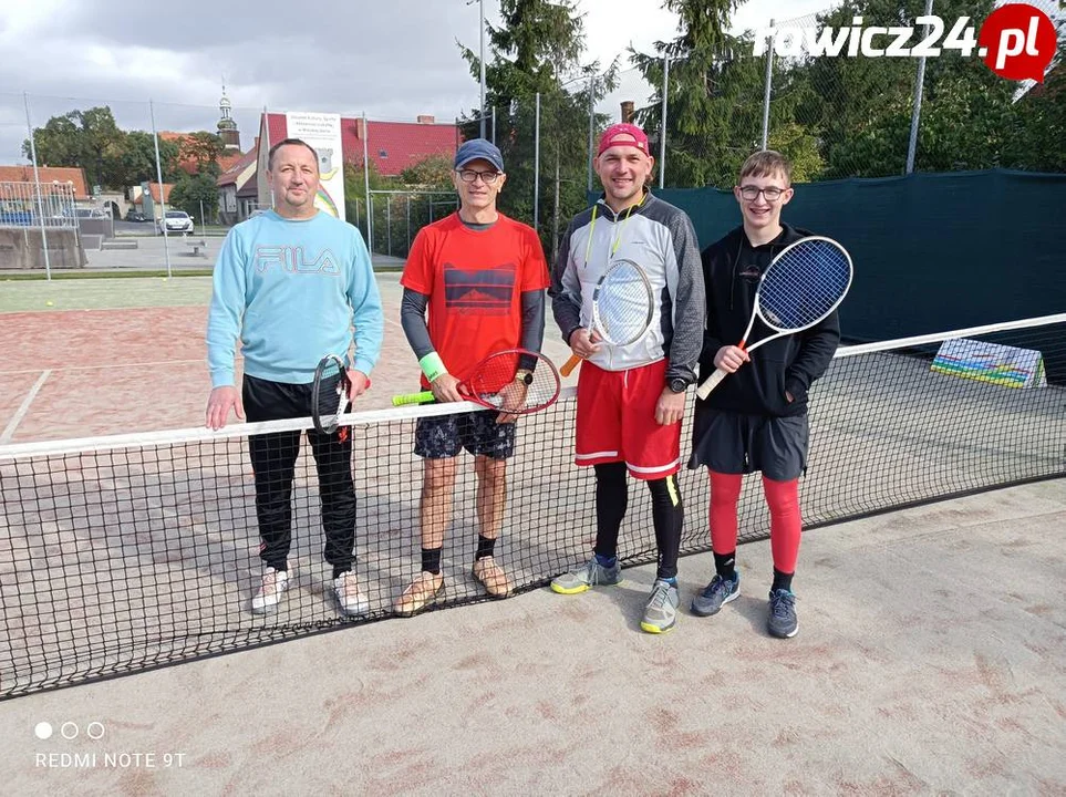 Tenis. Singiel kobiet i debel mężczyzn w Miejskiej Górce