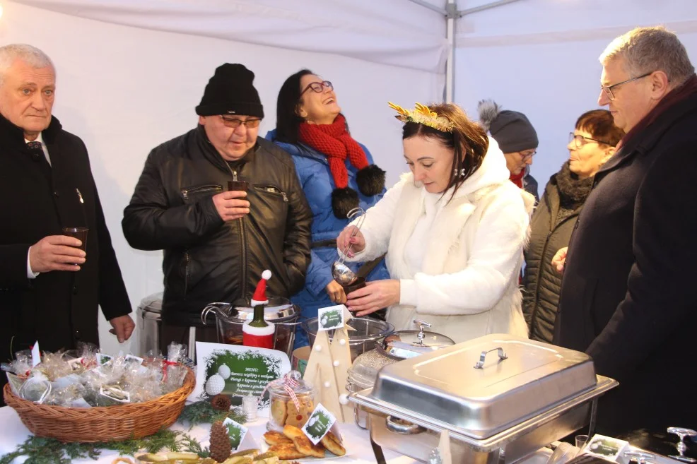 Jarmark bożonarodzeniowy i finał konkursu "Wilekopolskie smaki wigilijne w Choczu"