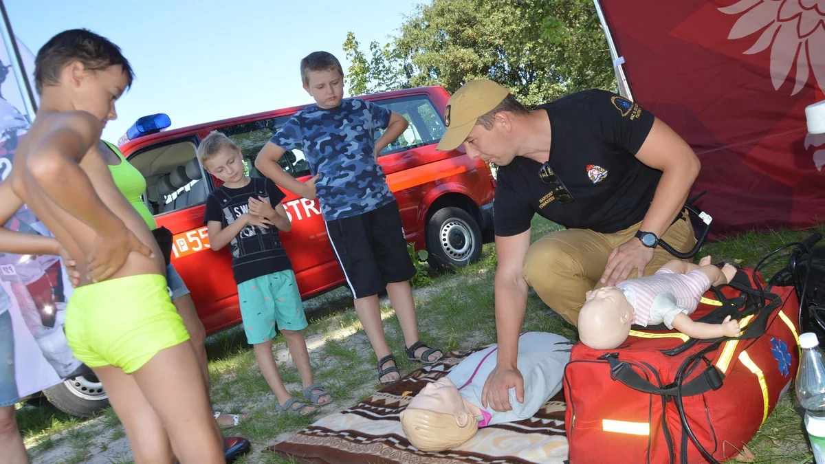 Jak bezpiecznie wypoczywać nad wodą? Akcja na Nowym Poligonie - Zdjęcie główne