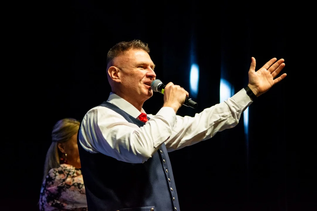 Kabaretowo-muzyczne show „Biesiada Śląska” w Jarocińskim Ośrodku Kultury