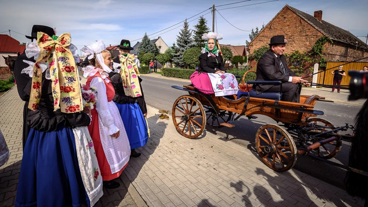 Wesele biskupiańskie Michała i Marty Chudych w Sikorzynie