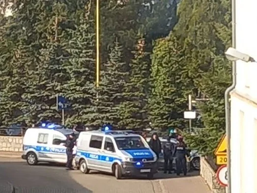 Akcja policji na jednym z jarocińskich parkingów. Znamy szczegóły! - Zdjęcie główne