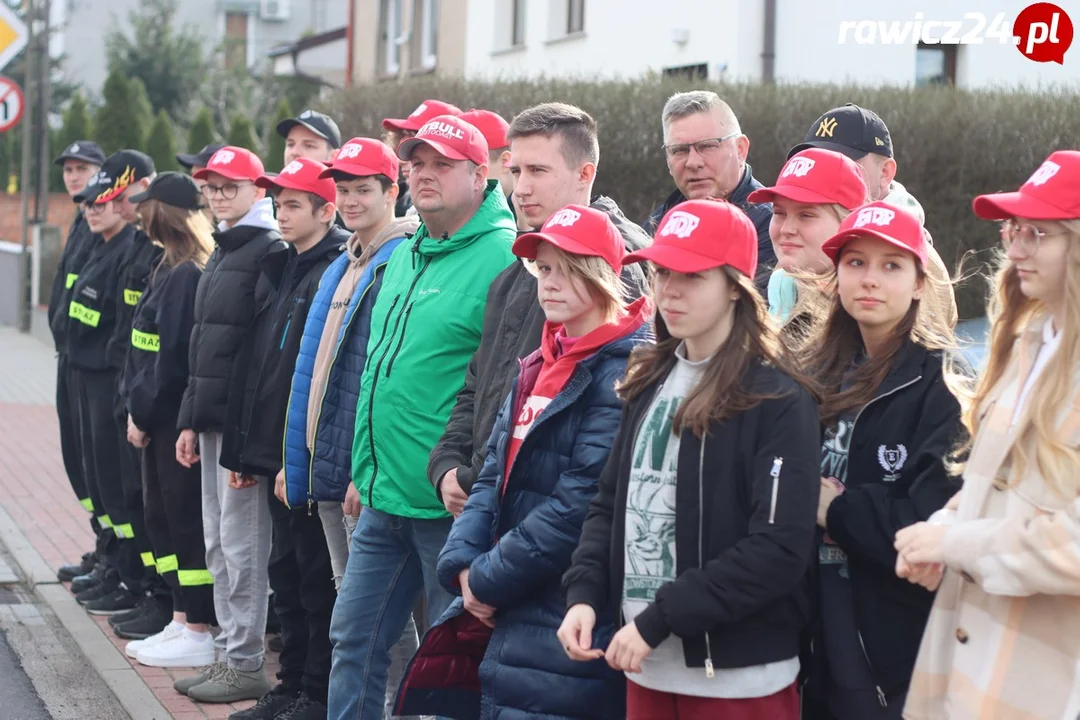 Jan Dziedziczak w Sarnowie. Spotkał się z druhnami i druhami OSP