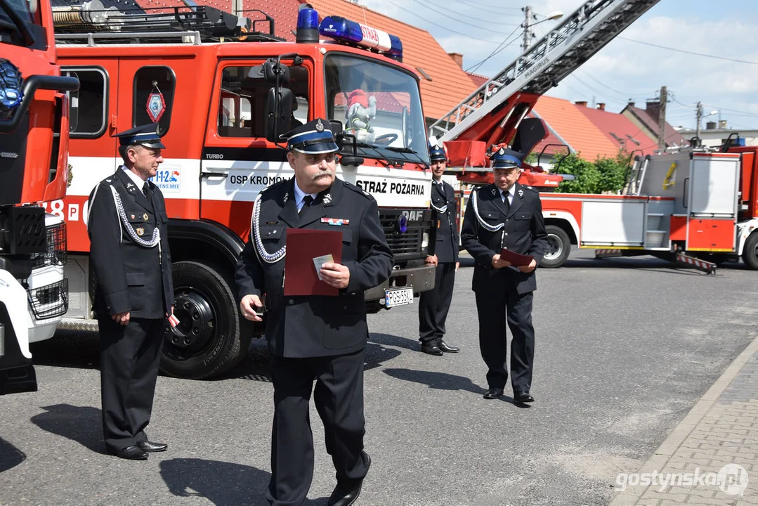 Przekazanie wozu strażackiego dla jednostki OSP w Pogorzeli