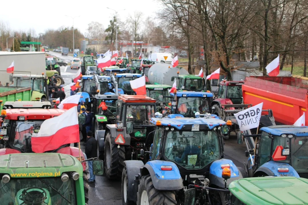 Rolnicy wyjdą na drogę krajową nr 11 w Nowym Mieście. Kiedy będzie zablokowana? - Zdjęcie główne