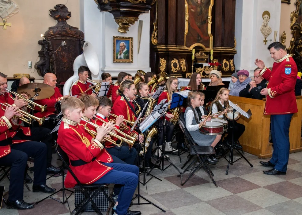 Koncert Orkiestry Dętej w Choczu. Zagrali w święto Trzech Króli [ZDJĘCIA, WIDEO] - Zdjęcie główne