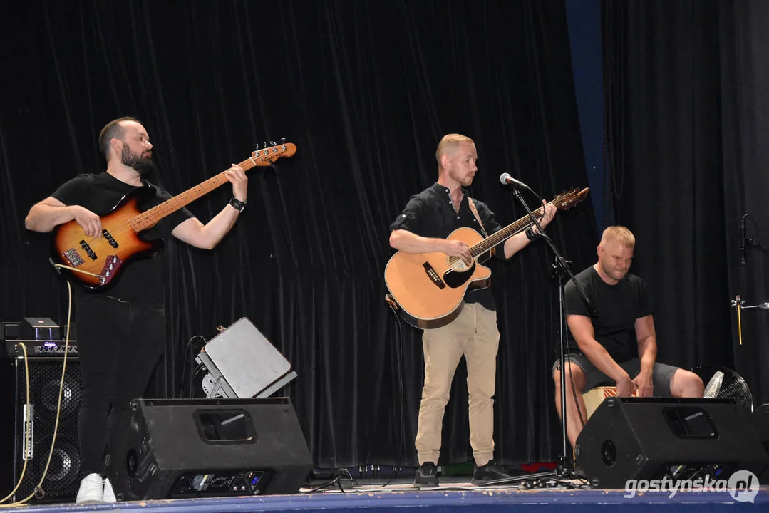 Wspomnienie o Ryszardzie Riedlu - koncert GRZEGORZA HERMANA w GOK Hutnik