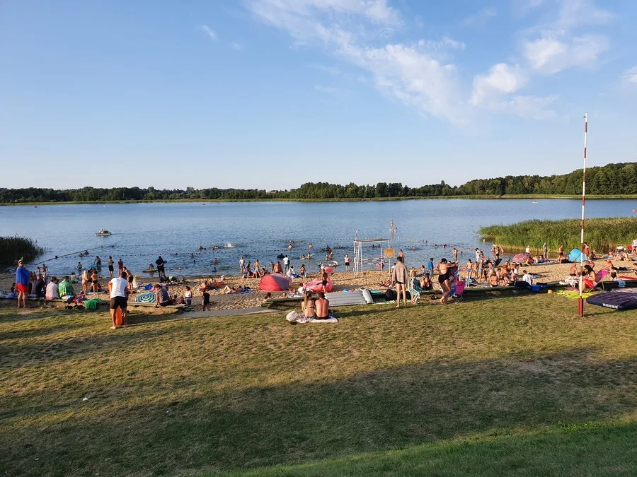 Trzy atrakcje na Pojezierzu Leszczyńskim. Skansen Soplicowo, Jezioro Dolskie Wielkie i Jezioro Cichowo - Zdjęcie główne