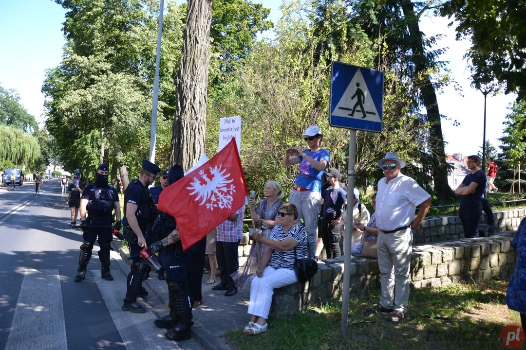 Marsz Równości i kontrmanifestacje w Rawiczu