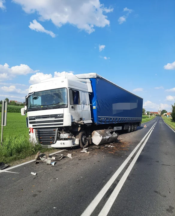 Heder odczepił się od kombajnu, a przyczepa od traktora. Wypadki w okolicy Gostynia