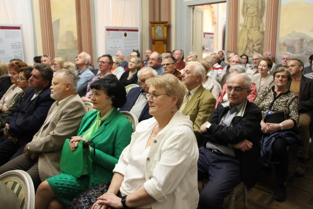 „Myśliwskie pasje ziemian”. Wernisaż wystawy w Muzeum Ziemiaństwa w Dobrzycy [ZDJĘCIA] - Zdjęcie główne