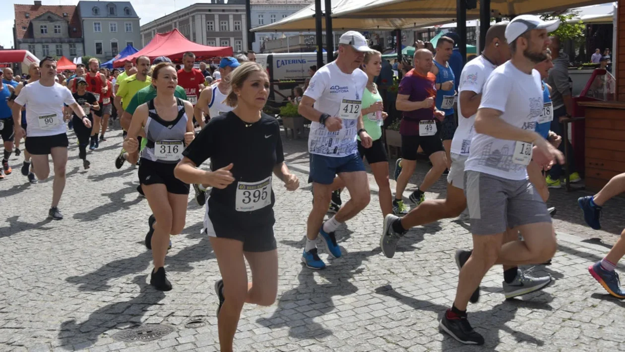 Do pokonania 10 kilometrów. 42. edycja Biegu Krotosa [ZDJĘCIA] - Zdjęcie główne