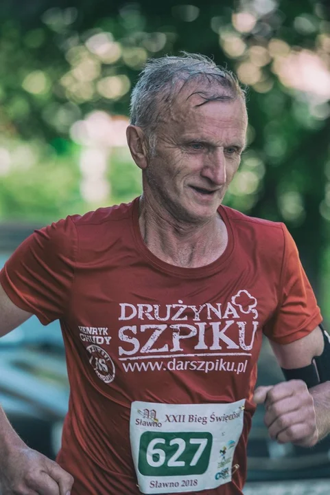 67-letni Henryk Chudy biega maratony i ultramaratony