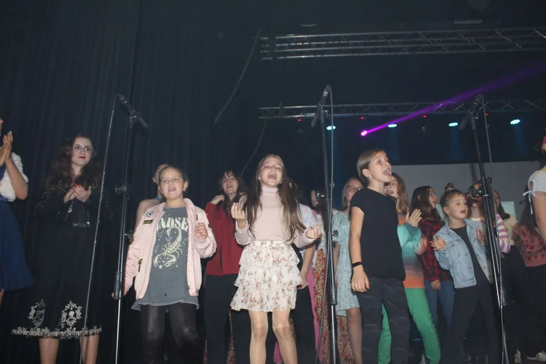 Koncert charytatywny dla Kariny Antczak z kiermaszem ciast