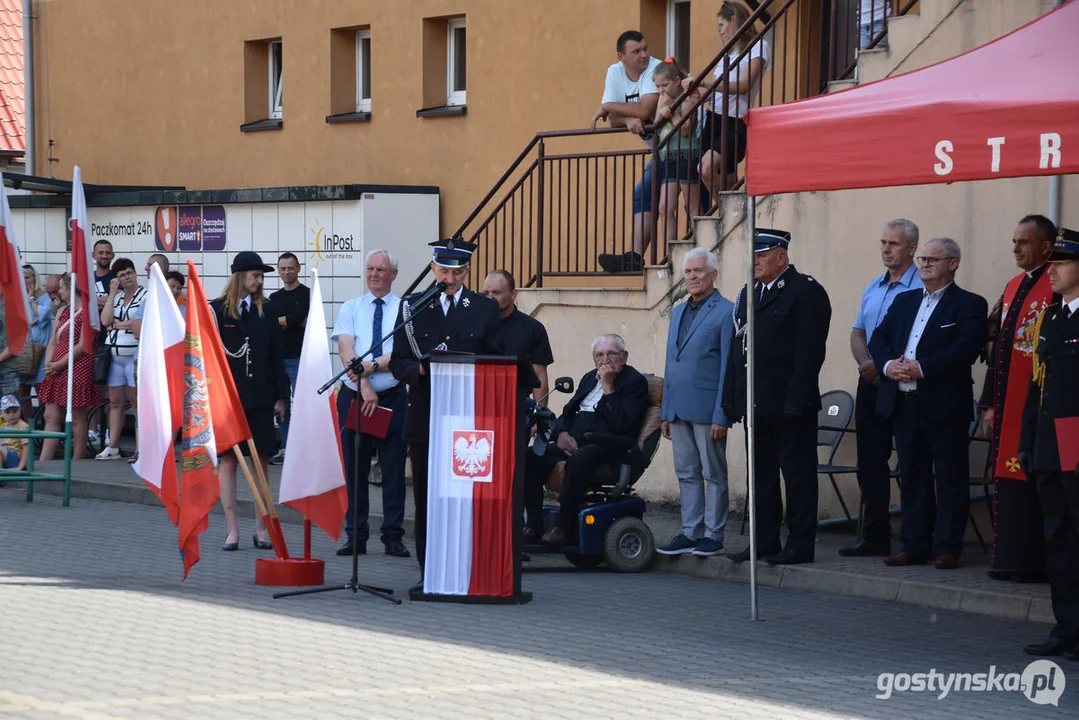 Przekazanie wozu strażackiego dla jednostki OSP w Pogorzeli