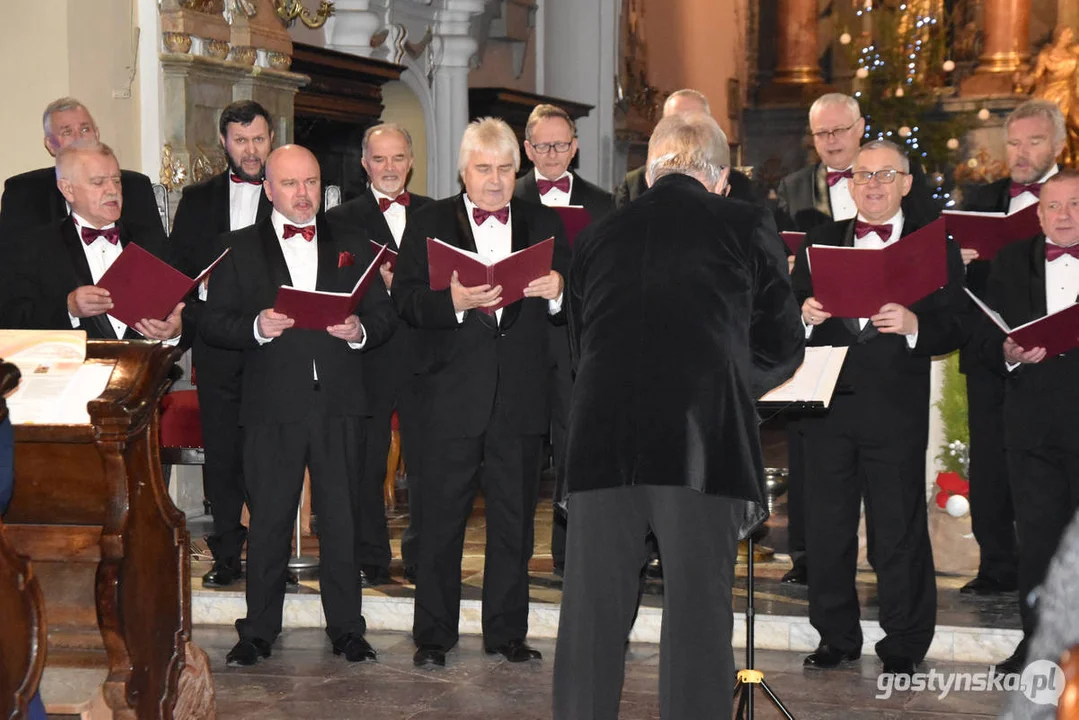 Chór Słowiki 60 - koncert kolęd w kościele na Zdzieżu w Borku Wlkp.
