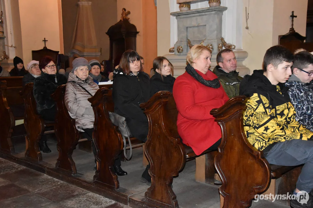 Chór Słowiki 60 - koncert kolęd w kościele na Zdzieżu w Borku Wlkp.