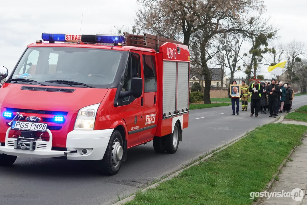 Procesja papieska w Bodzewku Drugim