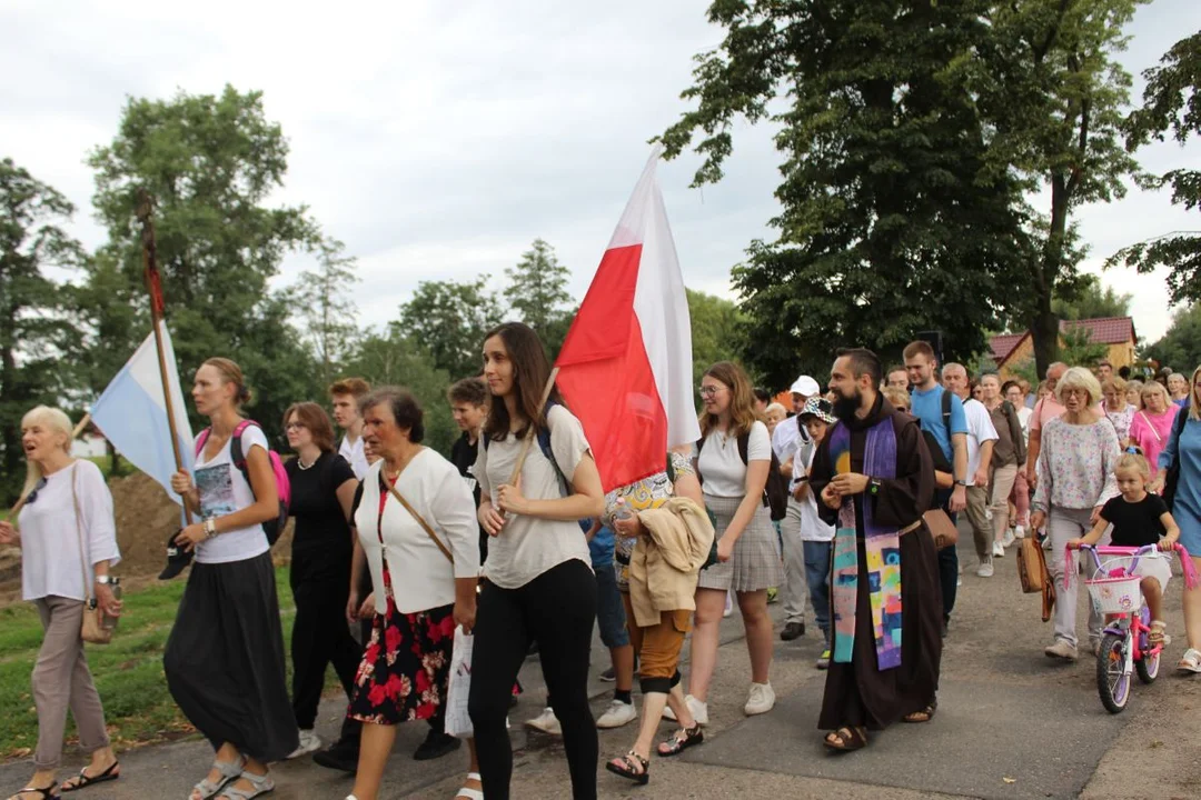 Odpust Matki Bożej Pocieszenia w Golinie z grupami pielgrzymów [2023]