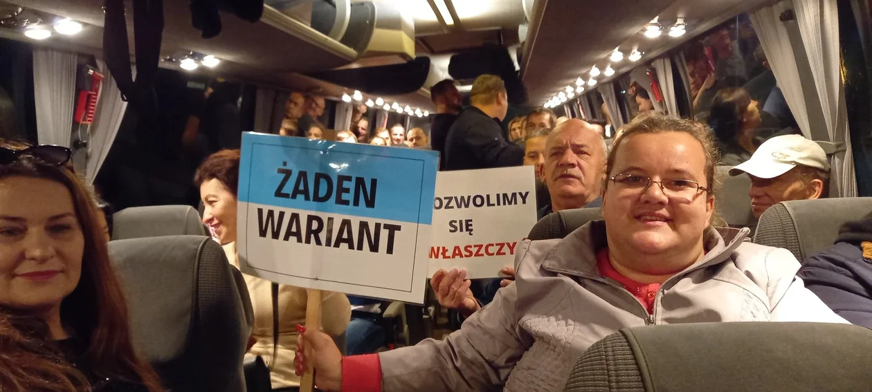 Mieszkańcy Ziemi Jarocińskiej protestują przeciwko CPK w Warszawie