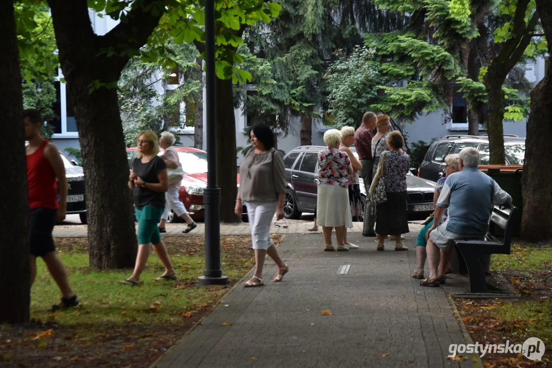 Występ Kapeli Podwórkowej Piaskowianie na plantach w Gostyniu