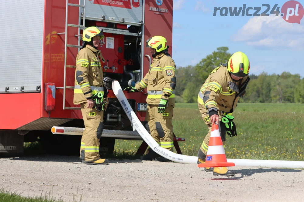 Pożar w lesie pomiędzy Zieloną Wsią a Dębnem Polskim