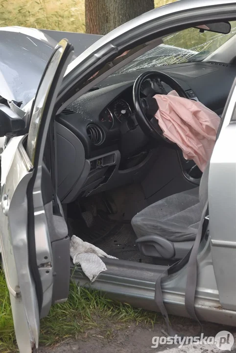 Zderzenie BMW z mazdą na DW434 w Starej Krobi