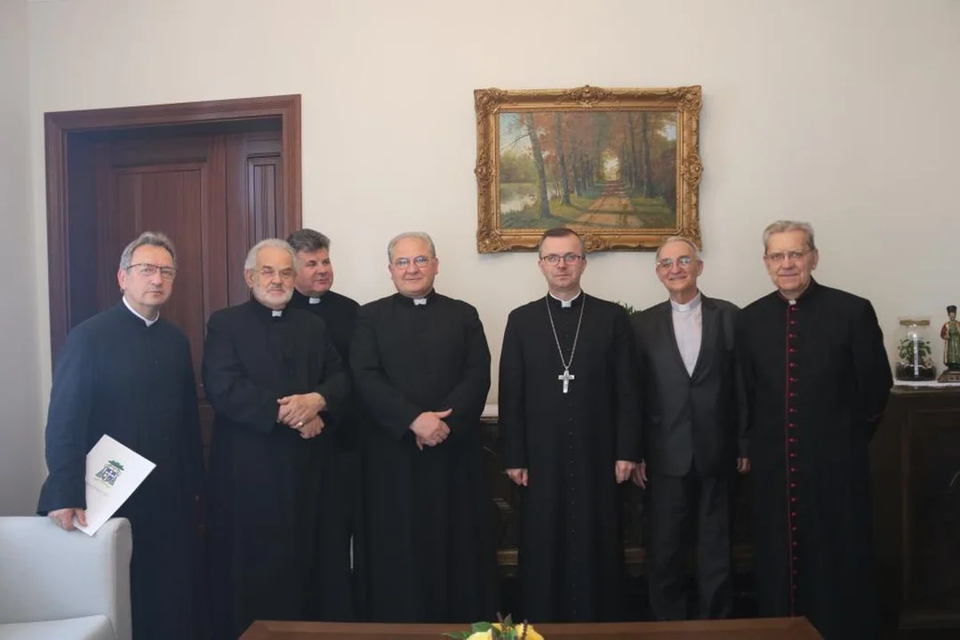Biskup kaliski podziękował kapłanom odchodzącym na emeryturę - Zdjęcie główne