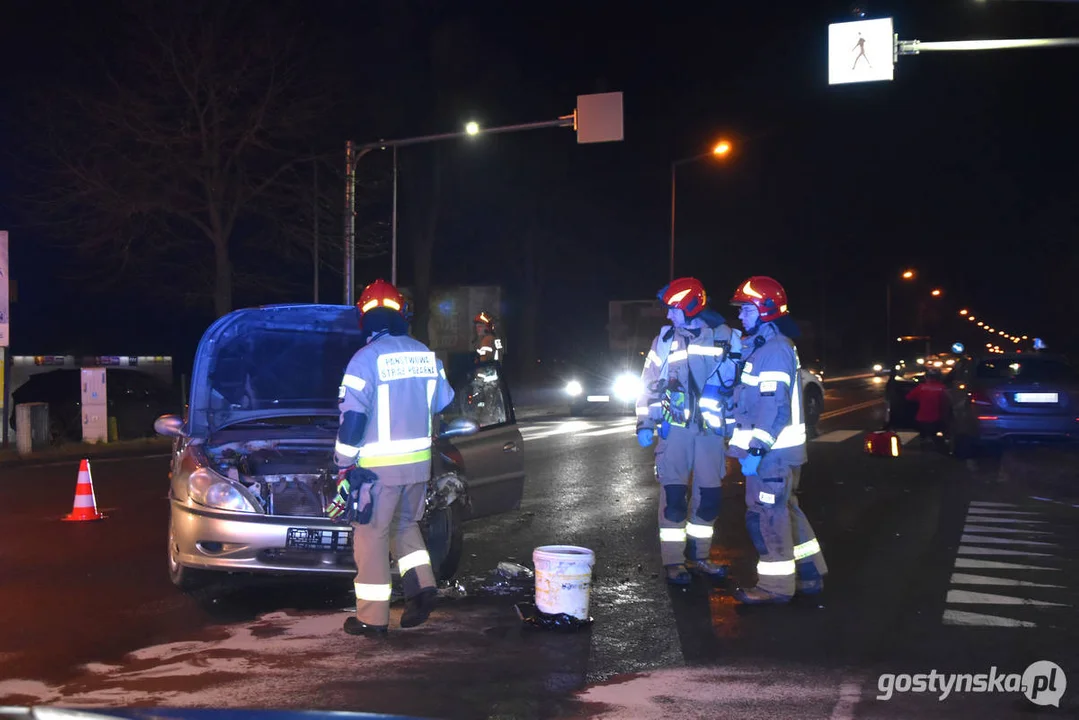 Dwa samochody zderzyły się na DK12, przebiegającej przez Gostyń