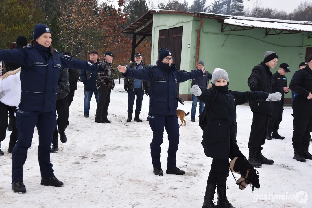 Mikołajkowy Charytatywny Marsz Nordic Walking „Idziemy dla Julki”