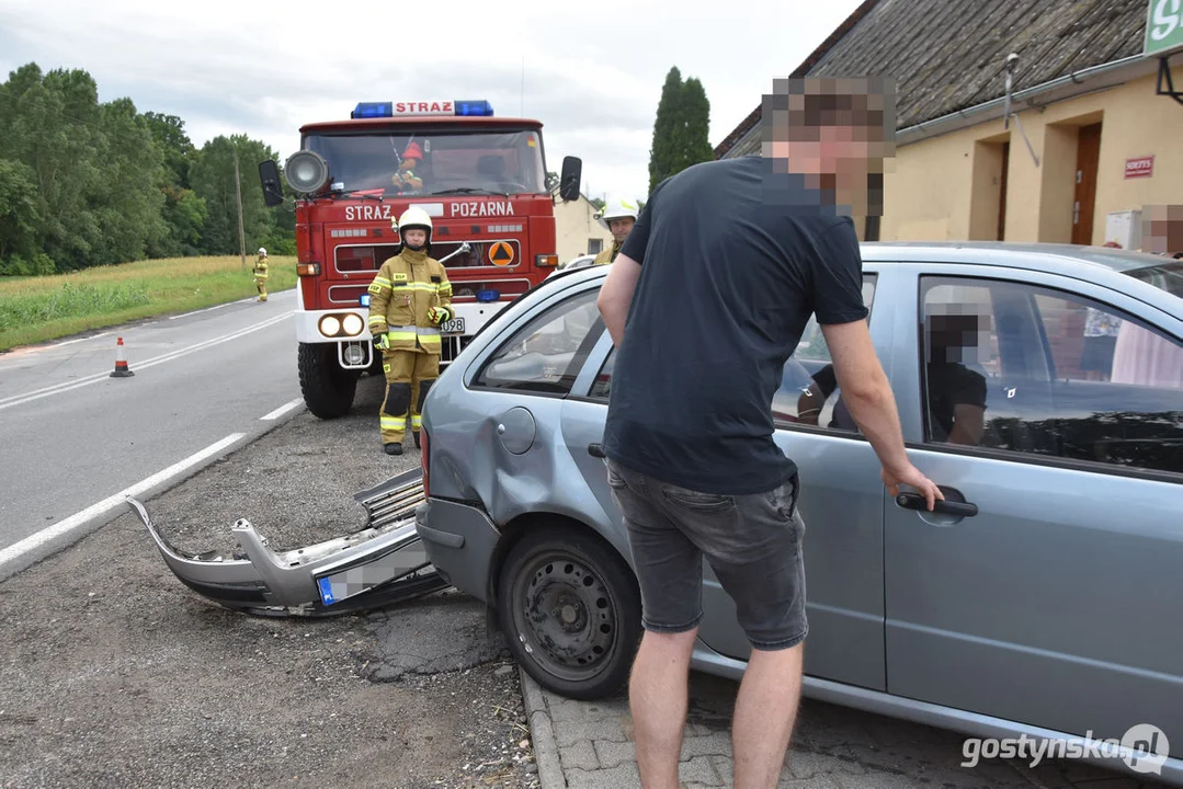 Zderzenie trzech samochodów na DK12