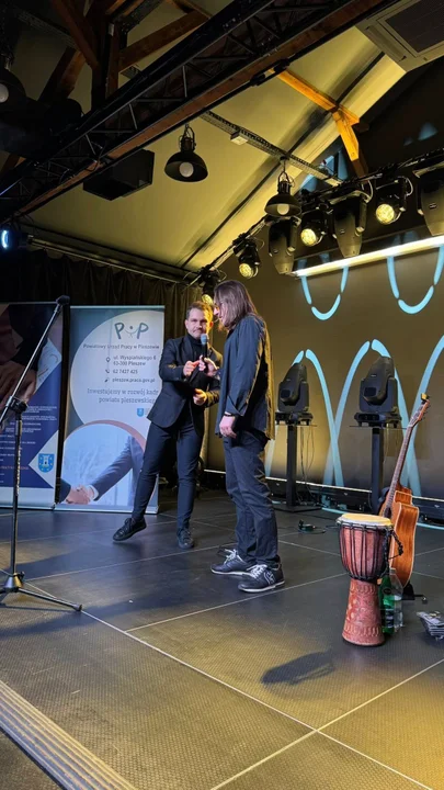 Inauguracja Dni Pracodawców Powiatu Pleszewskiego z basistą Oddziału Zamkniętego