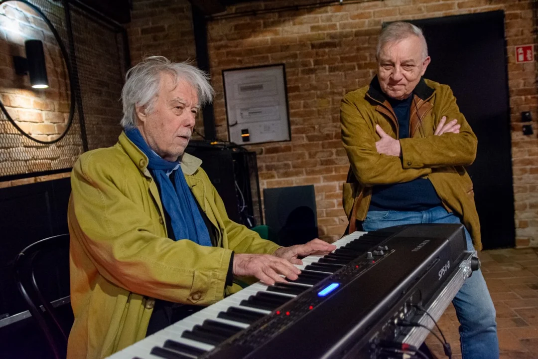 Jan Kanty Pawluśkiewicz w Jarocinie. Wieczór pełen sztuki, muzyki i niezwykłych historii [ZDJĘCIA]