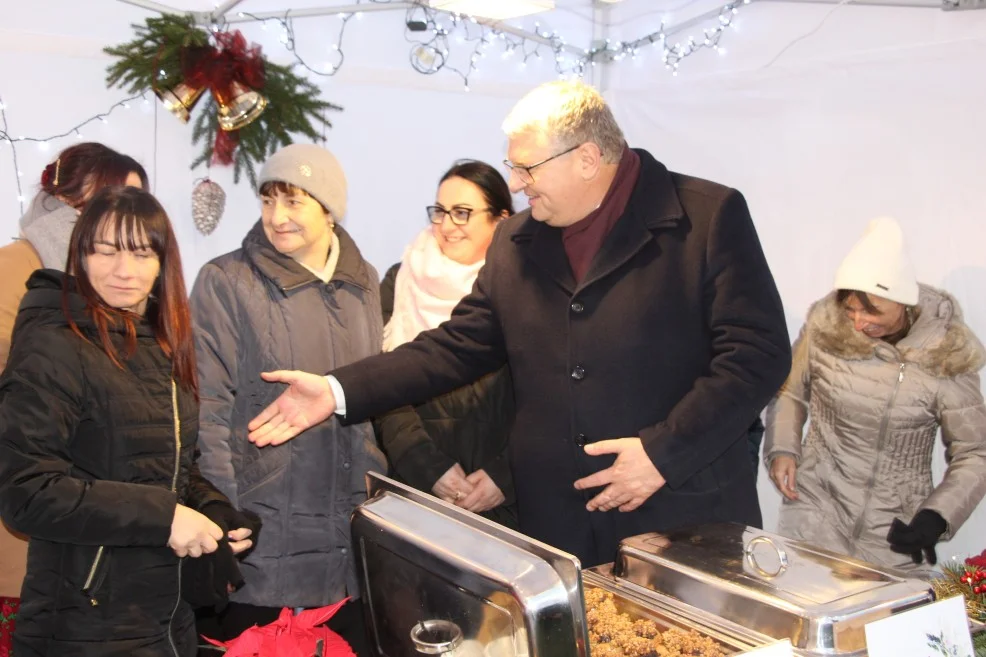 Jarmark bożonarodzeniowy i finał konkursu "Wilekopolskie smaki wigilijne w Choczu"