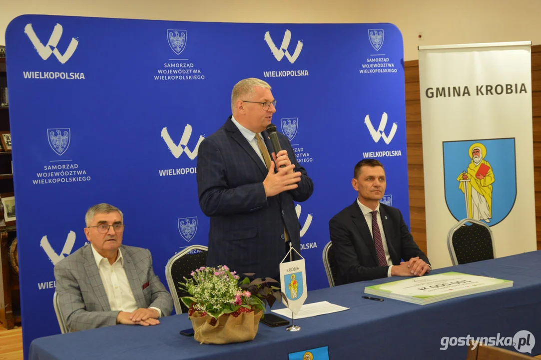 Wręczenie dofinansowań w XVI edycji konkursu "Pięknieje wielkopolska wieś" dla powiatów gostyńskiego, kościańskiego i śremskiego