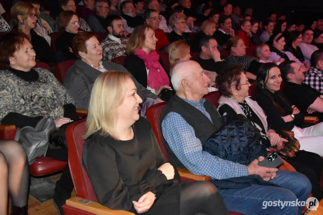 Gwarowe przedstawienie w Krobi - Grupa Teatralna "Na Fali"