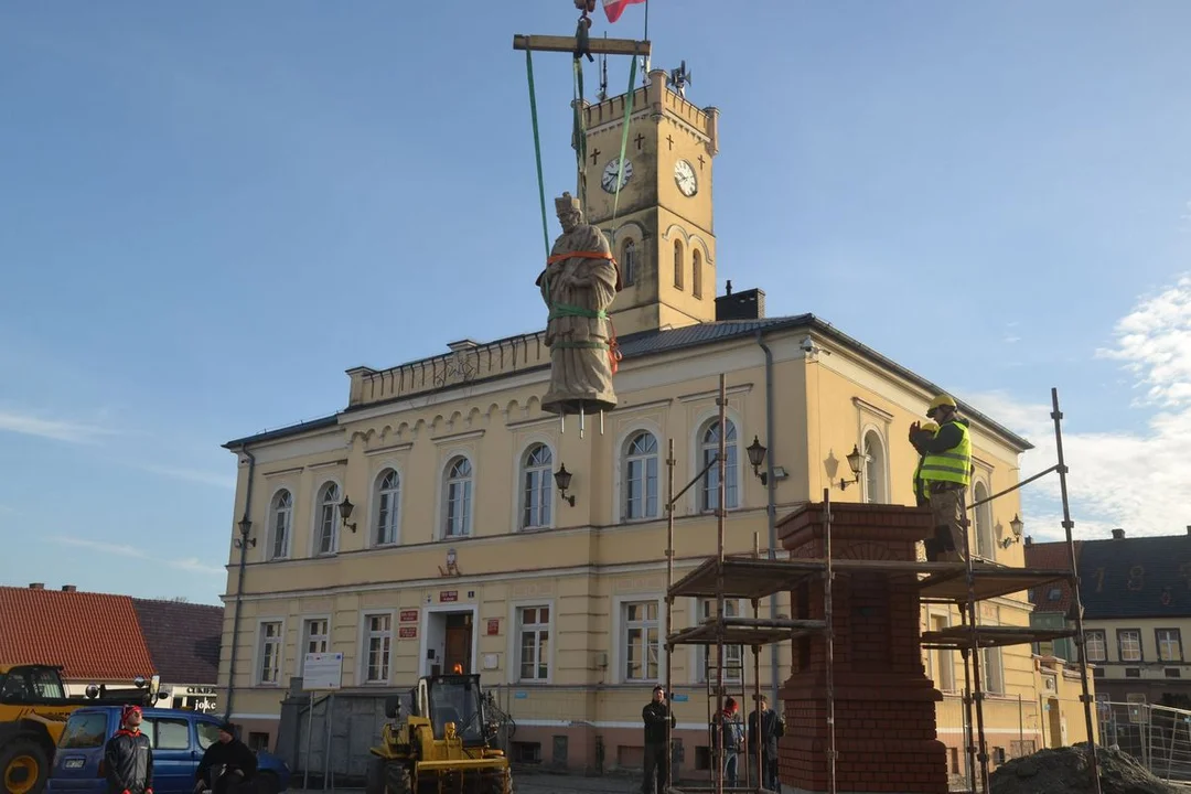 Odbudowa pomnika św. Jana Nepomucena na rynku w Krobi